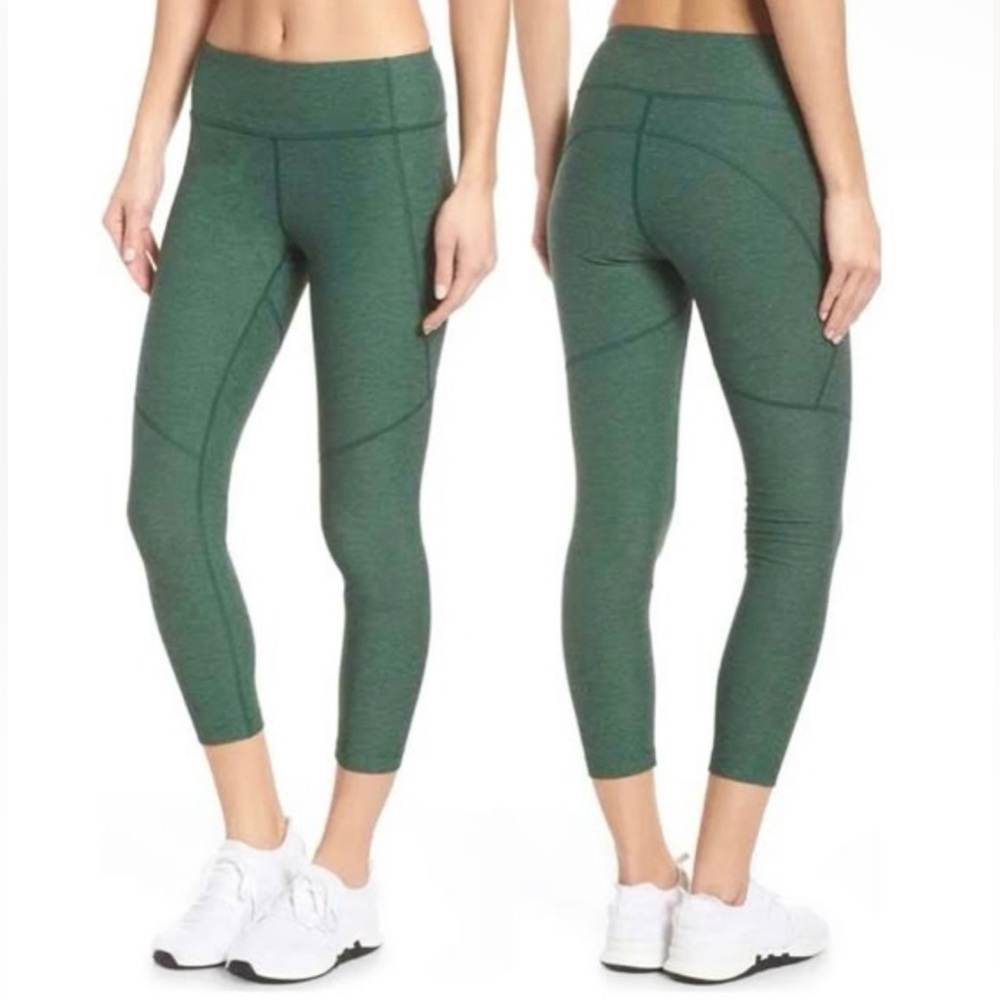 Outdoor Voices 3/4 Hunter Green Leggings Size Small